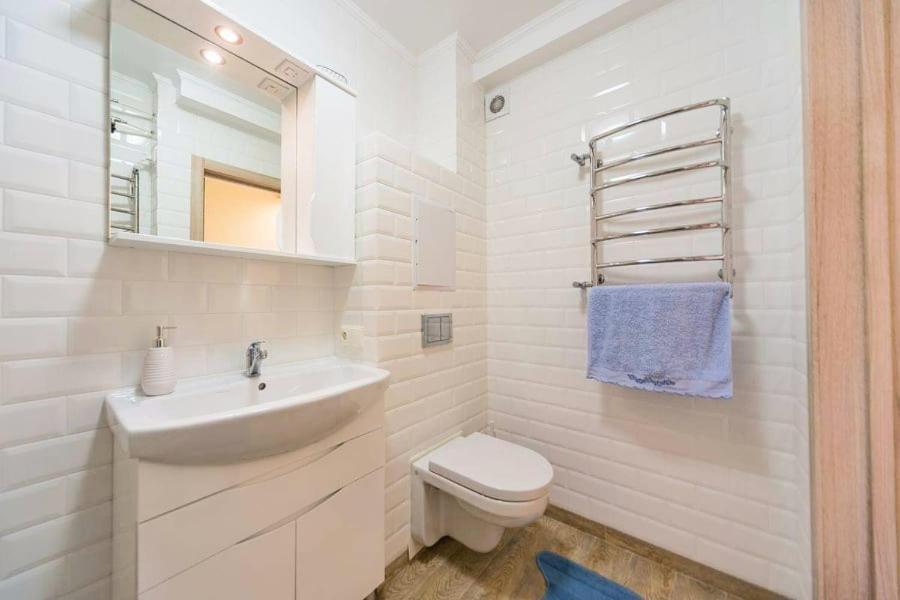 1 Room 65M2 Center Of Obolon Near River Side. Kyiv Exterior photo